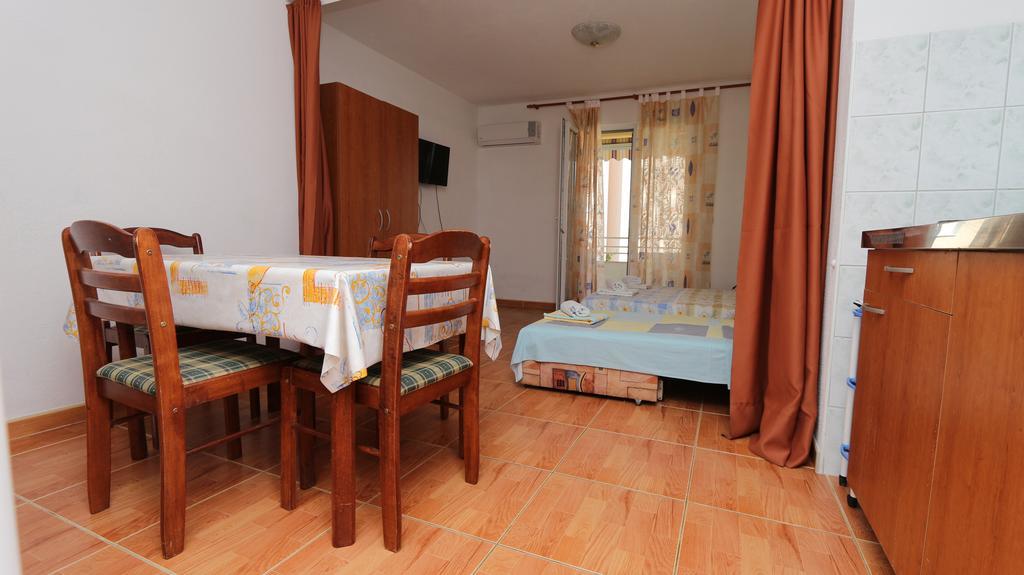 Apartments Antoneta Makarska Zewnętrze zdjęcie